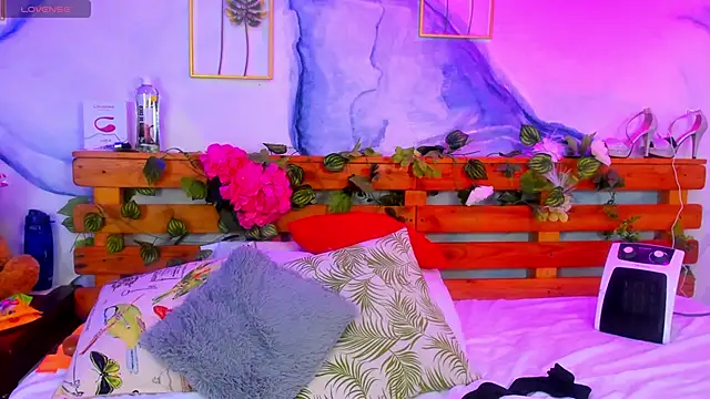 Perla Franco online show from March 2025 10:33:01 PM