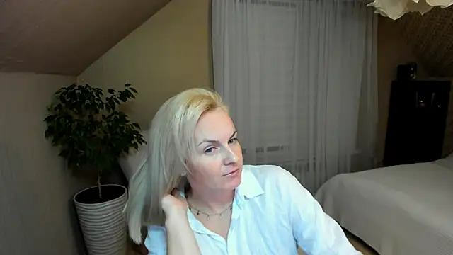 Snapshot of Alicee_Gracee chatting on January 2025 04:46:02 PM Alicee Gracee online show from January 2025 04:46:02 PM