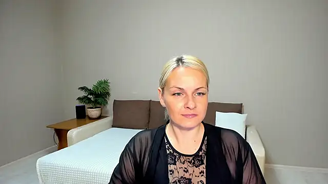 Snapshot of Alicee_Gracee chatting on January 2025 01:42:01 PM Alicee Gracee online show from January 2025 01:42:01 PM