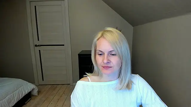 Snapshot of Alicee_Gracee chatting on February 2025 08:59:01 PM Alicee Gracee online show from February 2025 08:59:01 PM