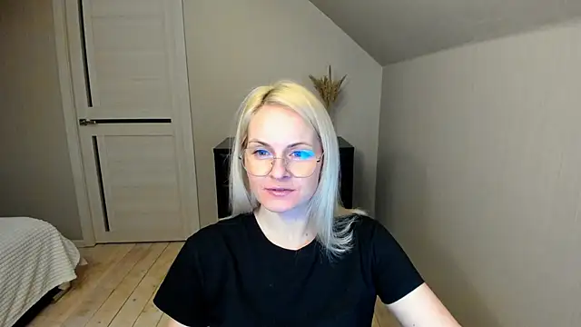 Snapshot of Alicee_Gracee chatting on February 2025 07:14:01 PM Alicee Gracee online show from February 2025 07:14:01 PM