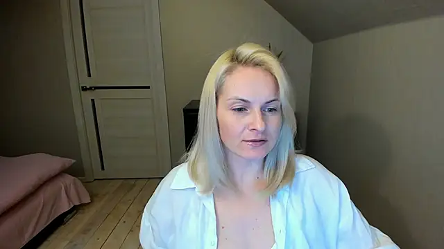 Snapshot of Alicee_Gracee chatting on March 2025 06:23:02 PM Alicee Gracee online show from March 2025 06:23:02 PM