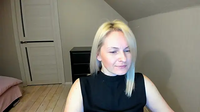 Snapshot of Alicee_Gracee chatting on March 2025 06:43:01 PM Alicee Gracee online show from March 2025 06:43:01 PM