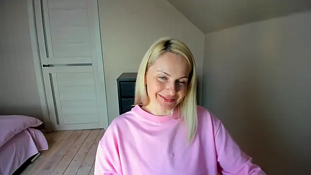 Snapshot of Alicee_Gracee chatting on March 2025 09:24:02 AM Alicee Gracee online show from March 2025 09:24:02 AM