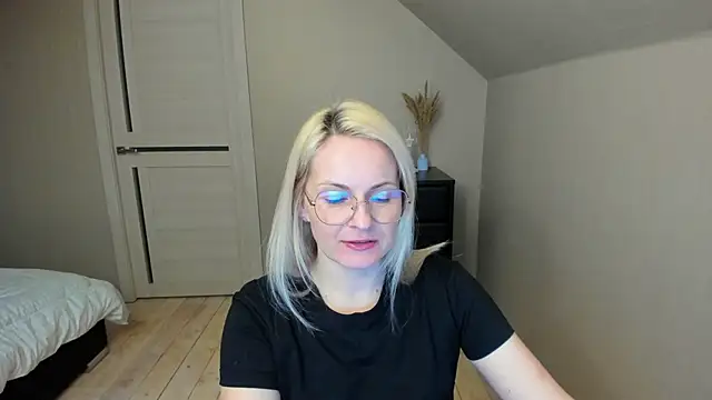 Snapshot of Alicee_Gracee chatting on March 2025 06:55:02 PM Alicee Gracee online show from March 2025 06:55:02 PM