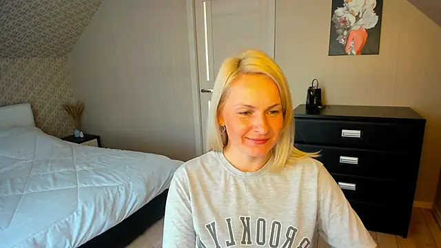 Snapshot of Alicee_Gracee chatting on November 2025 10:16:02 AM Alicee Gracee online show from November 2025 10:16:02 AM