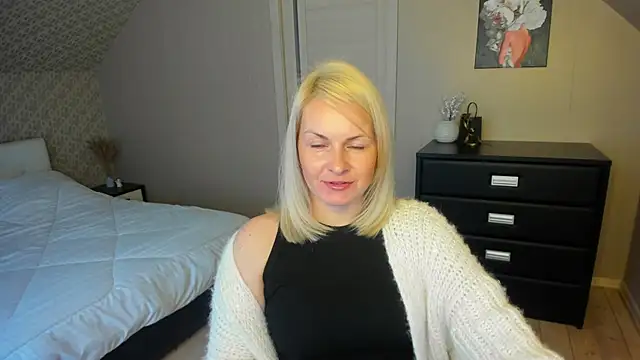 Snapshot of Alicee_Gracee chatting on November 2025 07:33:02 AM Alicee Gracee online show from November 2025 07:33:02 AM