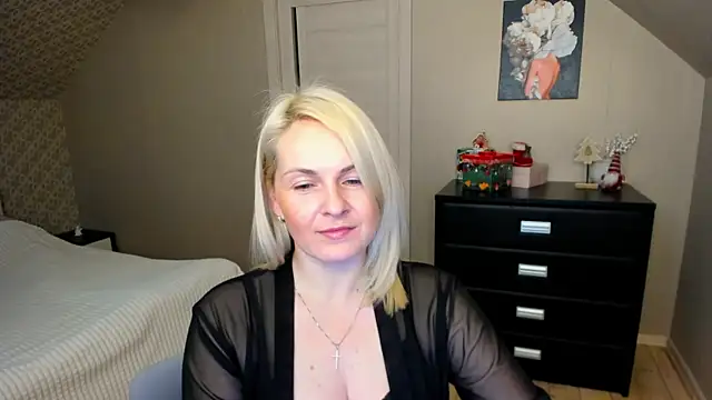 Snapshot of Alicee_Gracee chatting on December 2025 08:38:01 PM Alicee Gracee online show from December 2025 08:38:01 PM