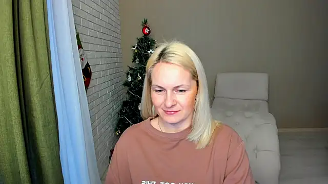 Snapshot of Alicee_Gracee chatting on December 2025 12:11:02 PM Alicee Gracee online show from December 2025 12:11:02 PM