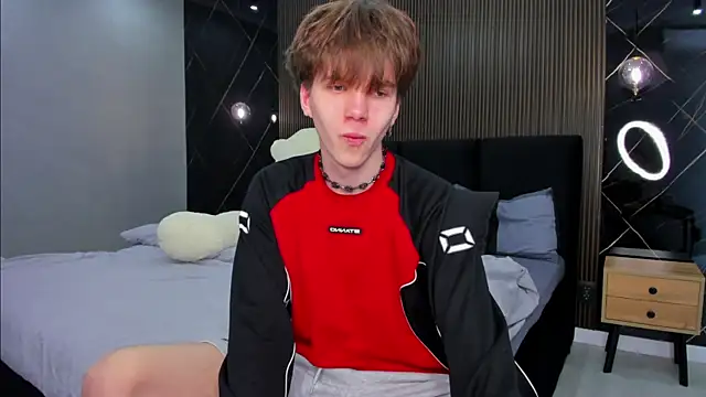 Snapshot of braxiboy chatting on February 2025 06:54:01 AM braxiboy online show from February 2025 06:54:01 AM