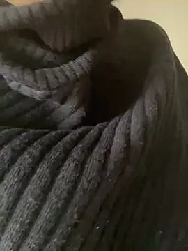 Snapshot of Bella0815 chatting on December 2024 07:13:02 AM Bella0815 online show from December 2024 07:13:02 AM