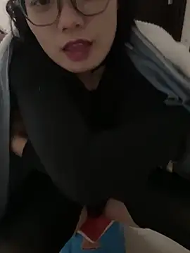 Snapshot of Bella0815 chatting on December 2024 07:33:02 AM Bella0815 online show from December 2024 07:33:02 AM