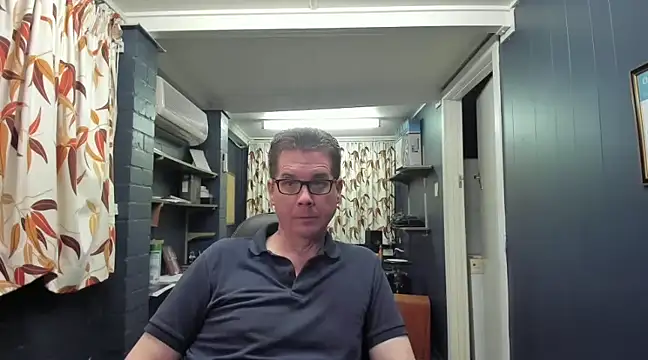 Snapshot of tilobinder chatting on January 2025 02:11:01 PM tilobinder online show from January 2025 02:11:01 PM