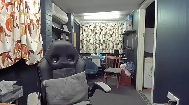 Snapshot of tilobinder chatting on March 2025 03:42:02 PM tilobinder online show from March 2025 03:42:02 PM