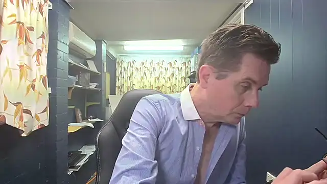 Snapshot of tilobinder chatting on October 2025 01:45:02 PM tilobinder online show from October 2025 01:45:02 PM