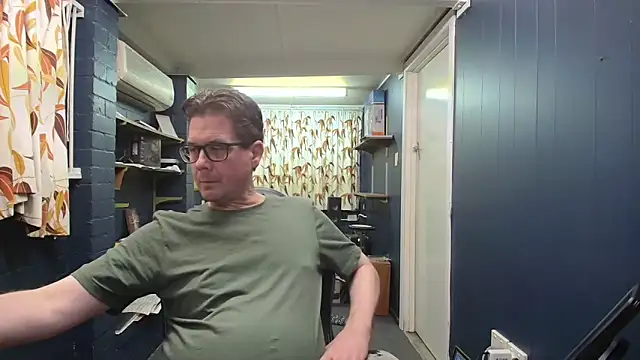 Snapshot of tilobinder chatting on March 2026 02:45:02 PM tilobinder online show from March 2026 02:45:02 PM