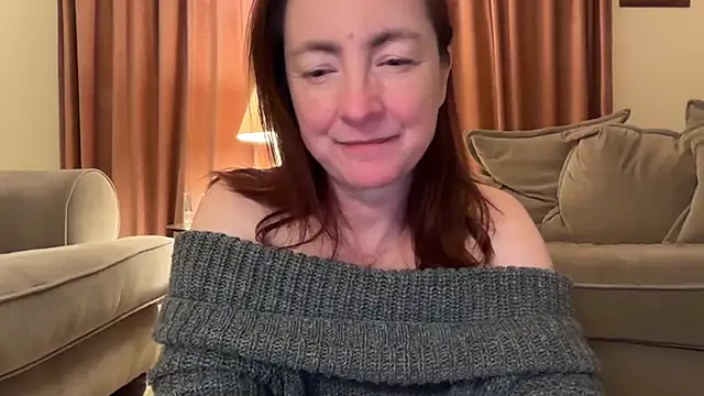 Snapshot of LouiseTswing chatting on January 2025 11:18:02 PM LouiseTswing online show from January 2025 11:18:02 PM