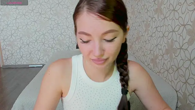 Snapshot of Lissa_Cristal chatting on July 2026 07:34:01 AM Lissa Cristal online show from July 2026 07:34:01 AM