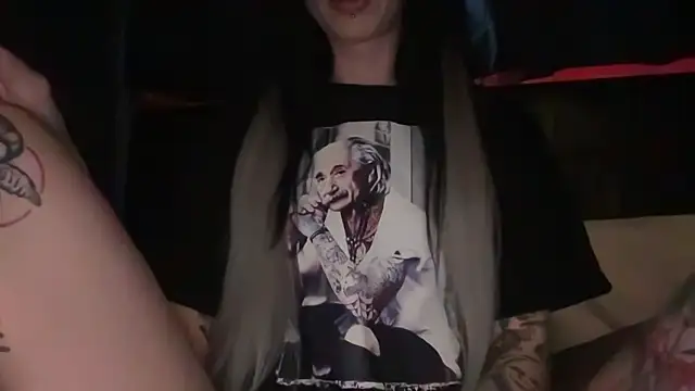 MissMidnightUK online show from January 2026 04:12:02 PM