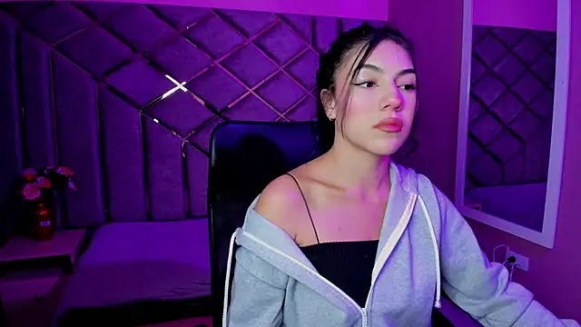 Snapshot of Poly_Sasha_ chatting on November 2025 03:49:02 AM Poly Sasha online show from November 2025 03:49:02 AM