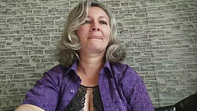 EdithManning online show from September 2025 05:42:01 AM