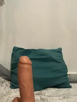 abyusif101099 online show from September 2025 04:07:02 PM