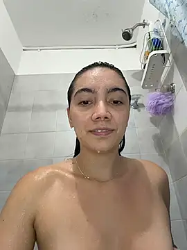 Snapshot of SOY_LUPE chatting on February 2026 05:15:01 AM SOY LUPE online show from February 2026 05:15:01 AM