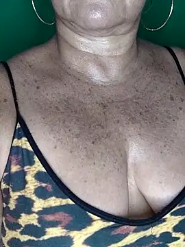 Snapshot of Kasandra_Ho chatting on November 2025 04:20:01 PM Kasandra Ho online show from November 2025 04:20:01 PM