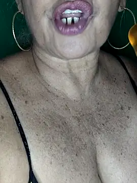 Snapshot of Kasandra_Ho chatting on November 2025 07:14:01 PM Kasandra Ho online show from November 2025 07:14:01 PM