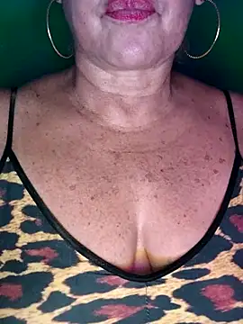 Snapshot of Kasandra_Ho chatting on November 2025 05:45:02 PM Kasandra Ho online show from November 2025 05:45:02 PM