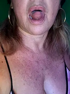 Snapshot of Kasandra_Ho chatting on December 2025 06:14:03 PM Kasandra Ho online show from December 2025 06:14:03 PM