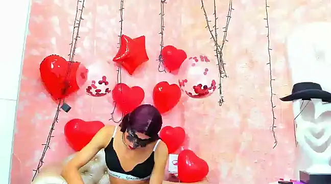Snapshot of NahomiWhitel chatting on February 2025 03:09:01 PM NahomiWhitel online show from February 2025 03:09:01 PM