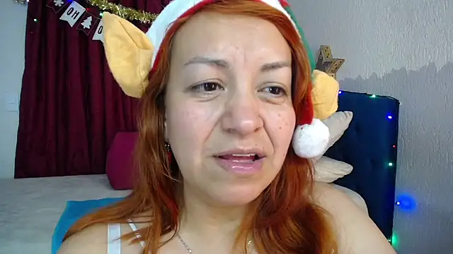 Snapshot of Delilah_Belmont chatting on December 2024 11:17:02 PM Delilah Belmont online show from December 2024 11:17:02 PM