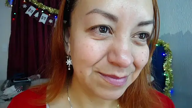 Snapshot of Delilah_Belmont chatting on January 2025 04:18:01 PM Delilah Belmont online show from January 2025 04:18:01 PM