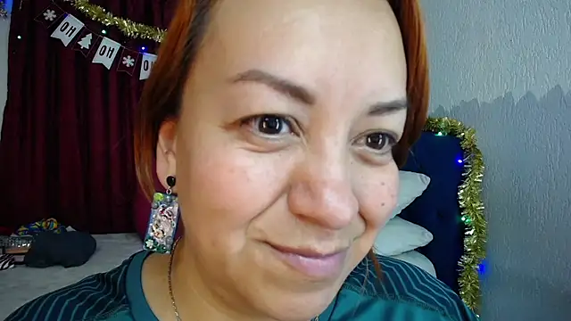 Snapshot of Delilah_Belmont chatting on January 2025 06:24:02 PM Delilah Belmont online show from January 2025 06:24:02 PM