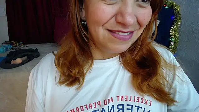 Snapshot of Delilah_Belmont chatting on January 2025 04:59:01 PM Delilah Belmont online show from January 2025 04:59:01 PM