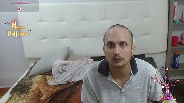 Candy and Jh0n online show from October 2025 04:44:01 AM