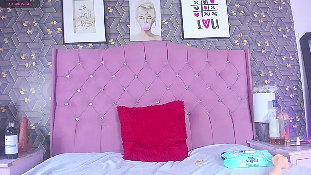 Samantha Collen online show from March 2025 06:46:01 AM