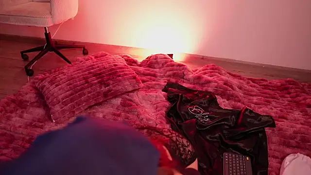 Megga Bluee online show from October 2025 01:57:01 AM