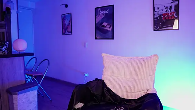 Megga Bluee online show from November 2025 11:36:02 PM