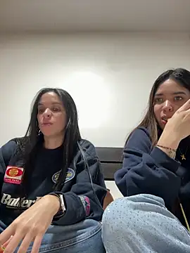 daniniescobarr online show from March 2026 09:31:02 PM