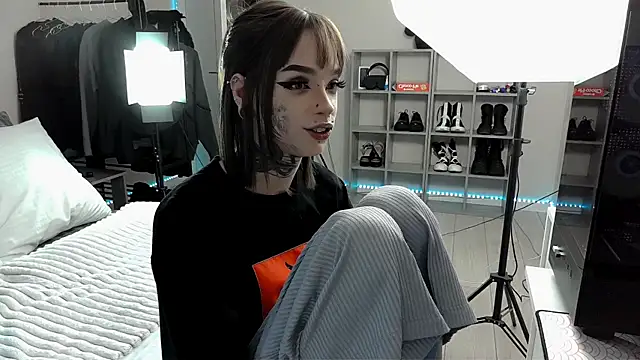 Snapshot of Tanya_M chatting on February 2025 02:13:02 PM Tanya M online show from February 2025 02:13:02 PM