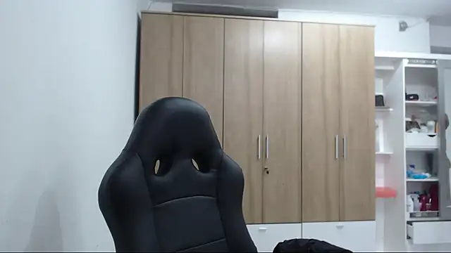 RoxanaLove9 online show from February 2026 07:12:01 PM