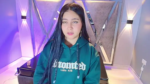 Annie9  online show from December 2025 03:57:01 AM