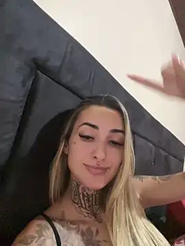 hotskinny1 online show from March 2025 01:00:02 AM