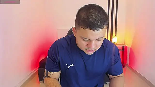 angel foz online show from December 2025 09:01:02 PM