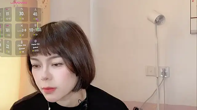 Linda-LL online show from November 2025 05:18:02 AM