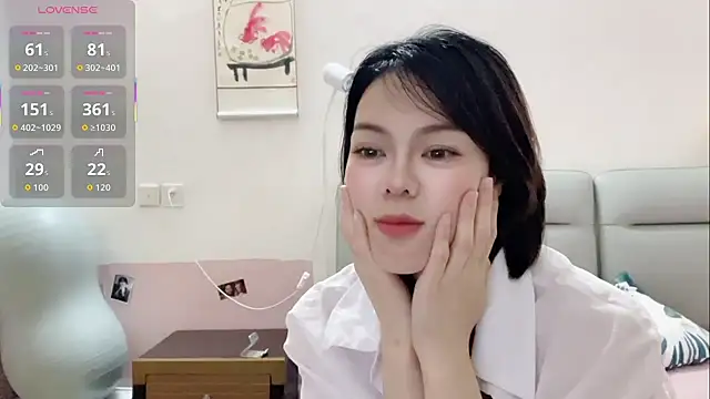 Snapshot of Linda-LL chatting on March 2026 08:11:01 PM Linda-LL online show from March 2026 08:11:01 PM