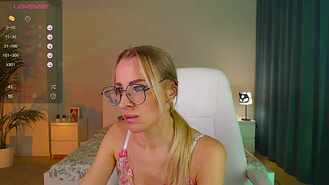 Fay Dunaway online show from February 2025 12:30:02 PM