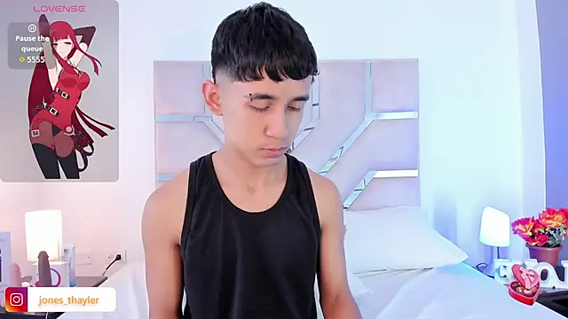 Thayler jones online show from December 2025 12:10:01 PM